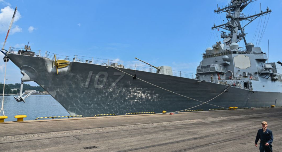 Donald Trump dice que los buques en el estrecho de Ormuz es en favor al mudo