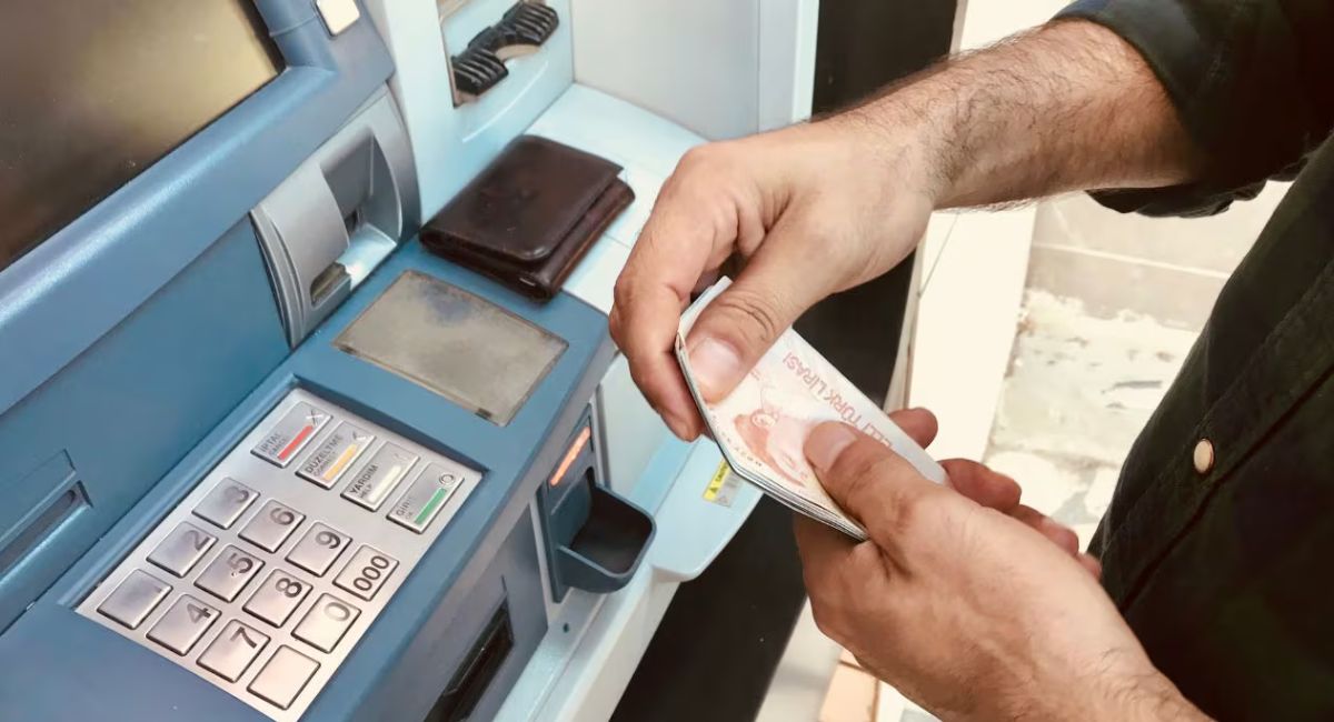 Esta es la cantidad máxima que te pueden depositar en efectivo para evitar una auditoría del SAT