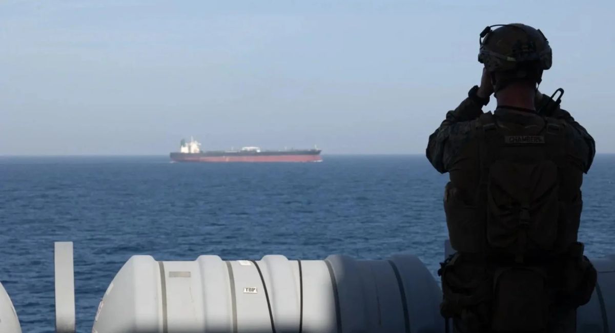 Estados Unidos ataca buque iraní cerca del Estrecho de Ormuz; habrá represalias  