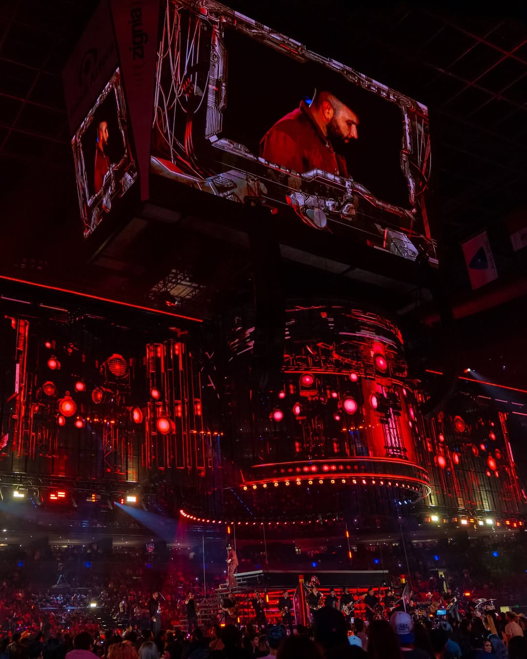 Carín León en Supernova Génesis 2026