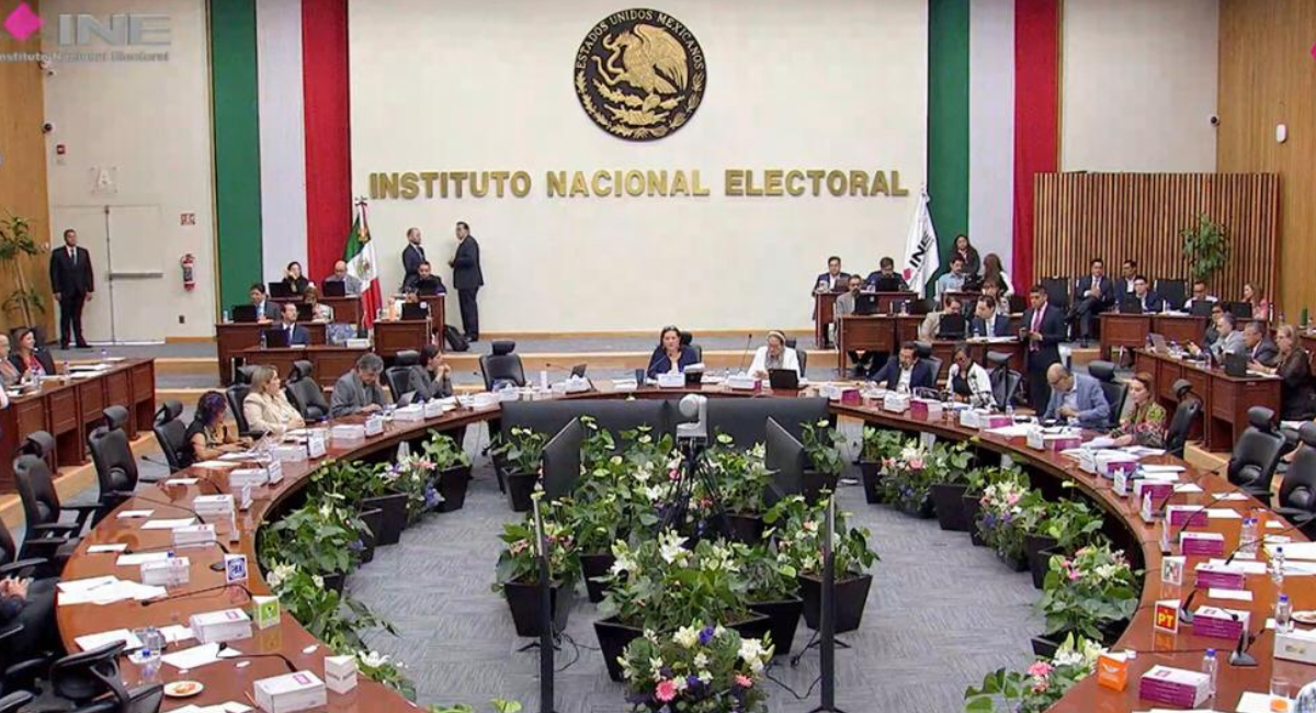 INE ajustará sus sueldos para cumplir con tope y no superar a la presidenta 