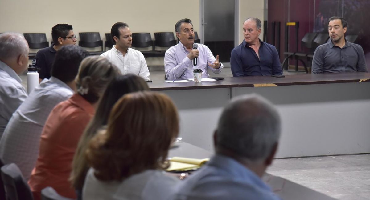 Javier Lamarque sostiene diálogo colaborativo con miembros de 'Cajeme cómo vamos'