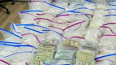 Policía peruana desmantela laboratorio clandestino de drogas en ciudad de Callao.