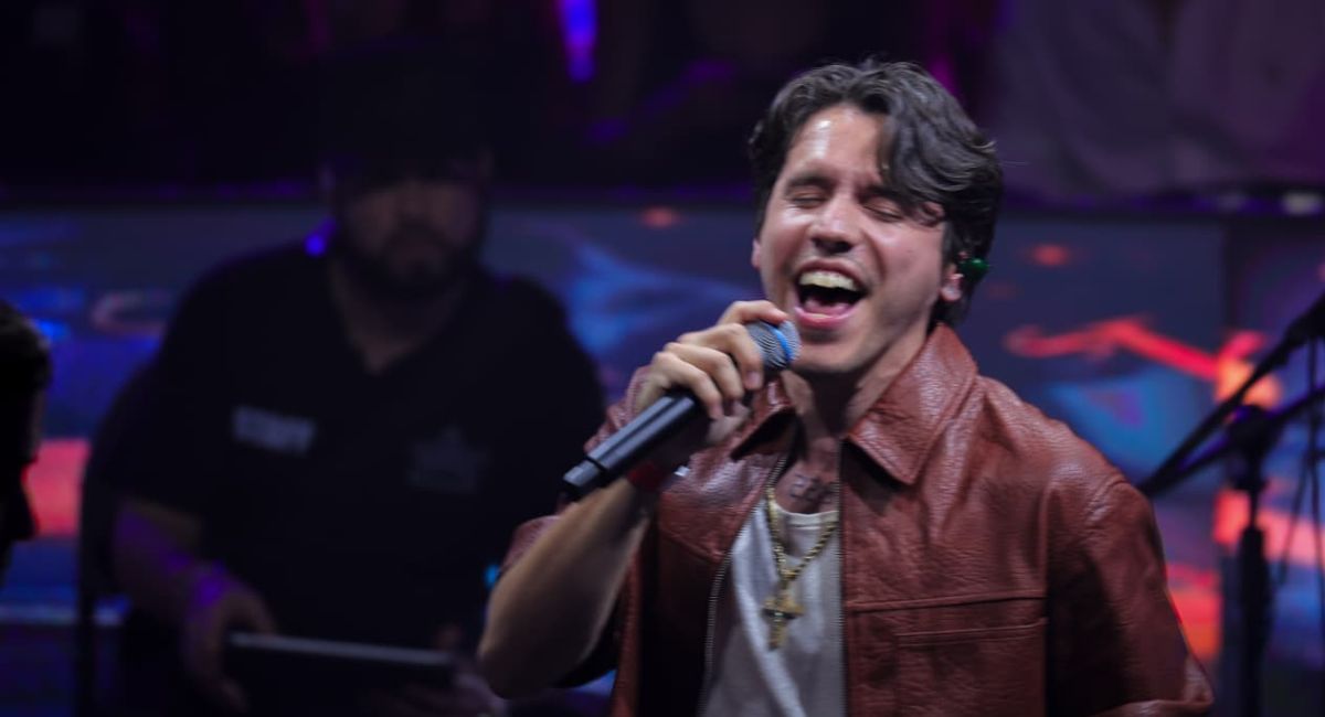 Los Parras y Diferente Nivel arman noche de corridos