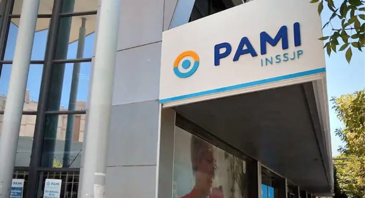 Médicos realizan huelga de 72 horas en protesta por recortes salariales en Argentina