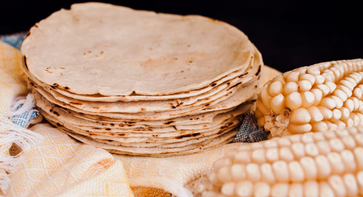 "No hay razón para que suba": Sheinbaum rechaza el aumento del precio de las tortillas