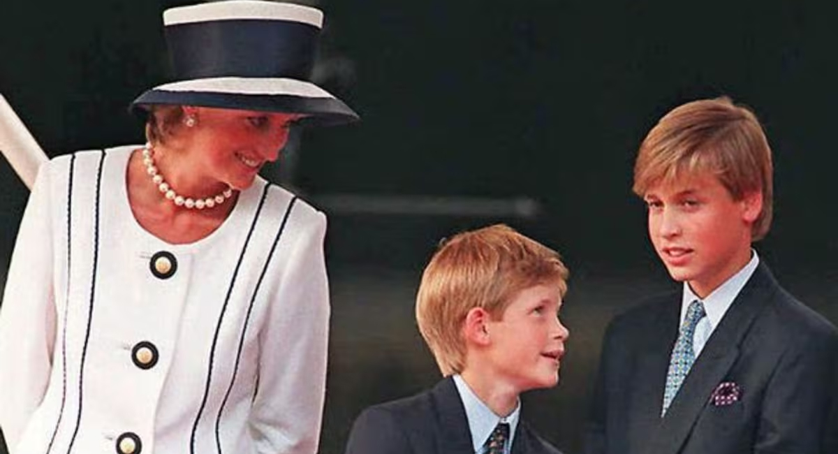 Príncipe Harry junto a Lady Di y Príncipe William