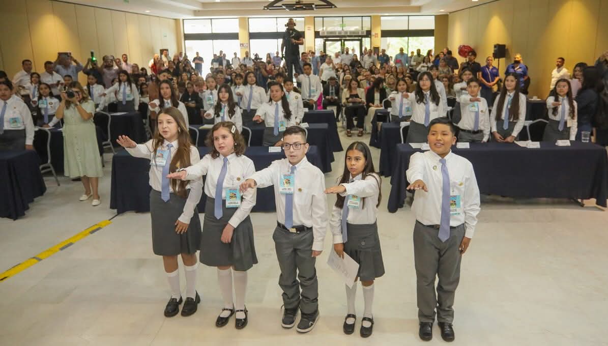 Realizan en el Congreso del Estado la sesión de Diputada y Diputado Infantil