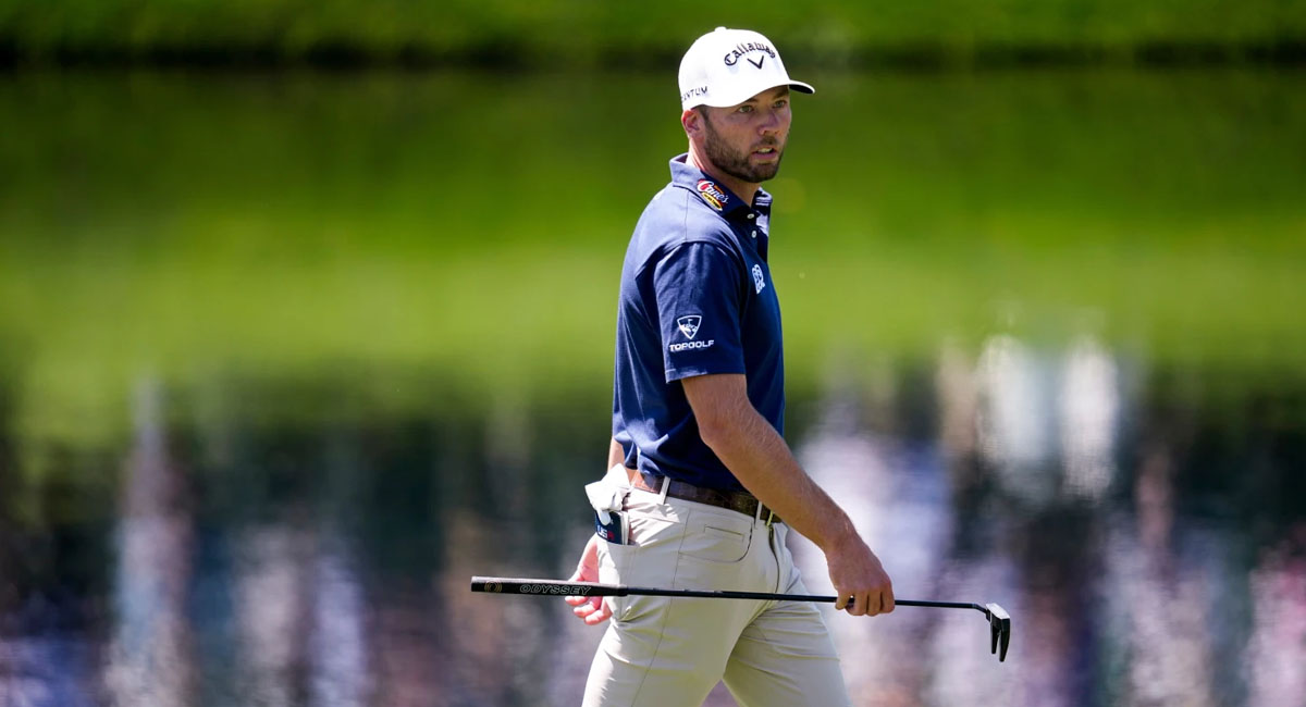 Burns empató el liderato de McIlroy con una buena ronda