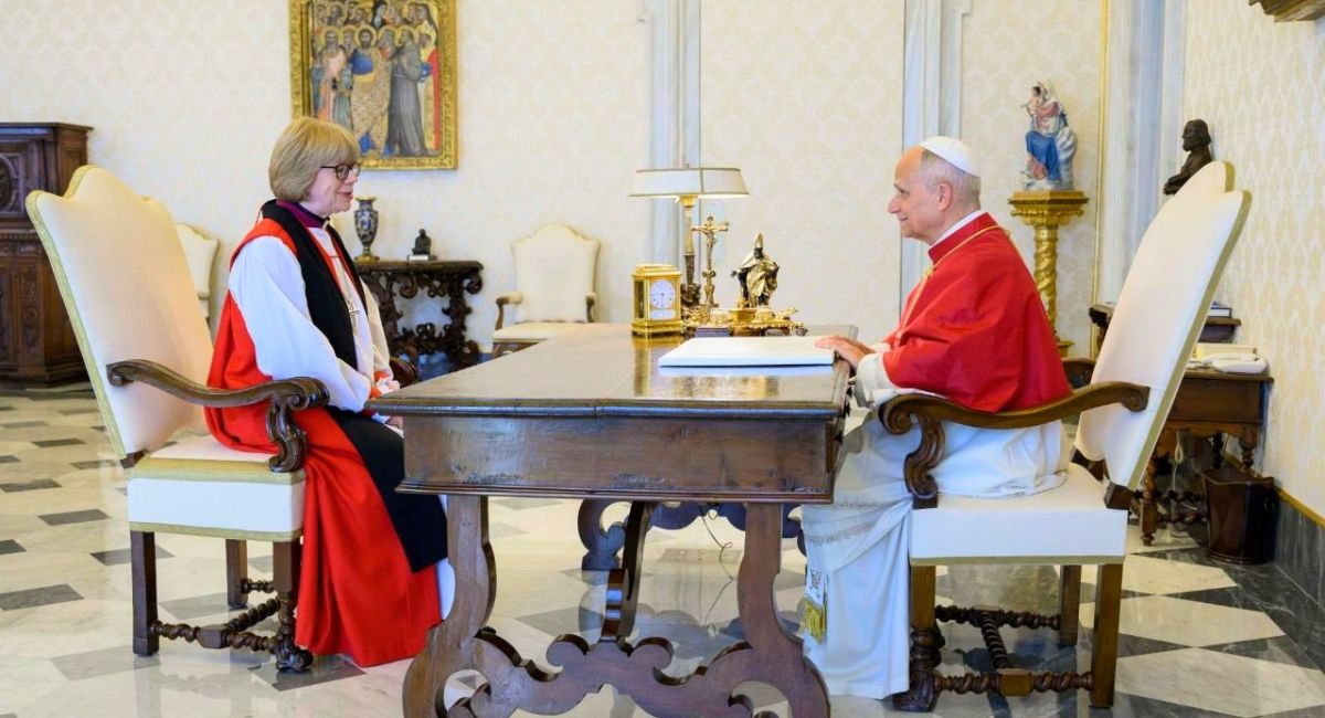 Papa León XIV recibe a arzobispa de Canterbury en el Vaticano