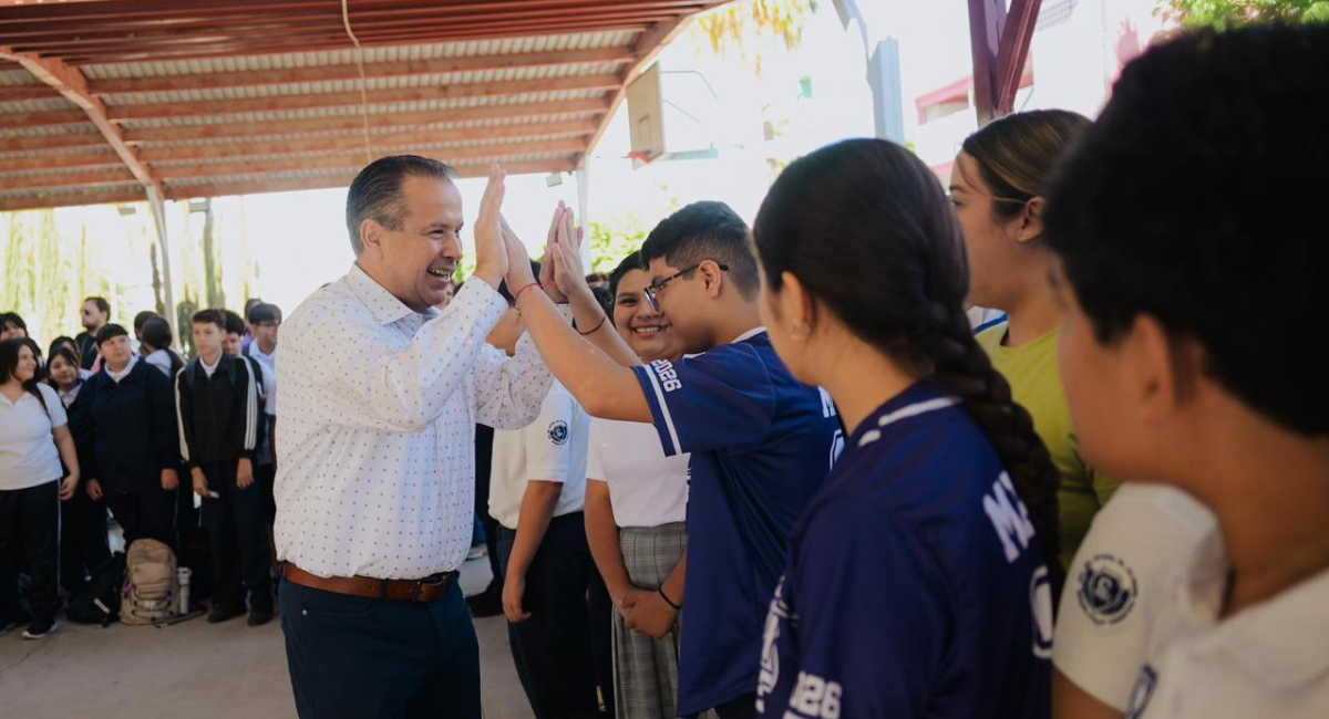 'Toño' Astiazarán y Patty Ruibal refuerzan prevención de adicciones en más de mil estudiantes de secundaria  