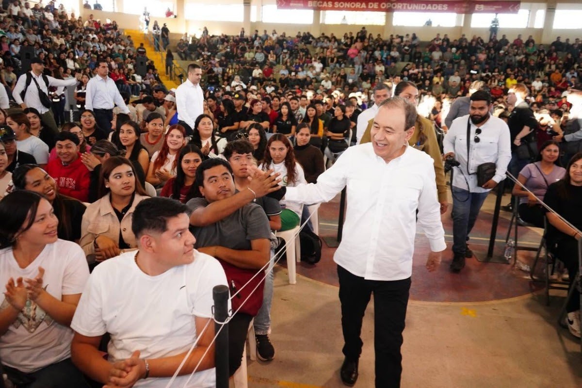 Alfonso Durazo Montaño impulsa becas universales para estudiantes de escuelas públicas en Sonora