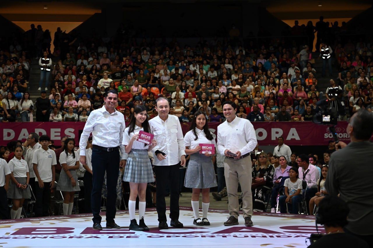 Alfonso Durazo Montaño impulsa becas universales para estudiantes de escuelas públicas en Sonora