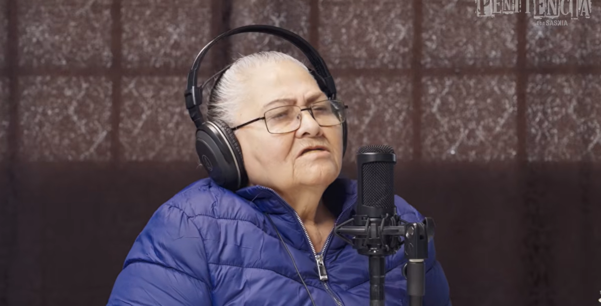 "O aquí morimos o aquí vivimos": Doña Carlota revela la razón de haber disparado a dos hombres en Chalco