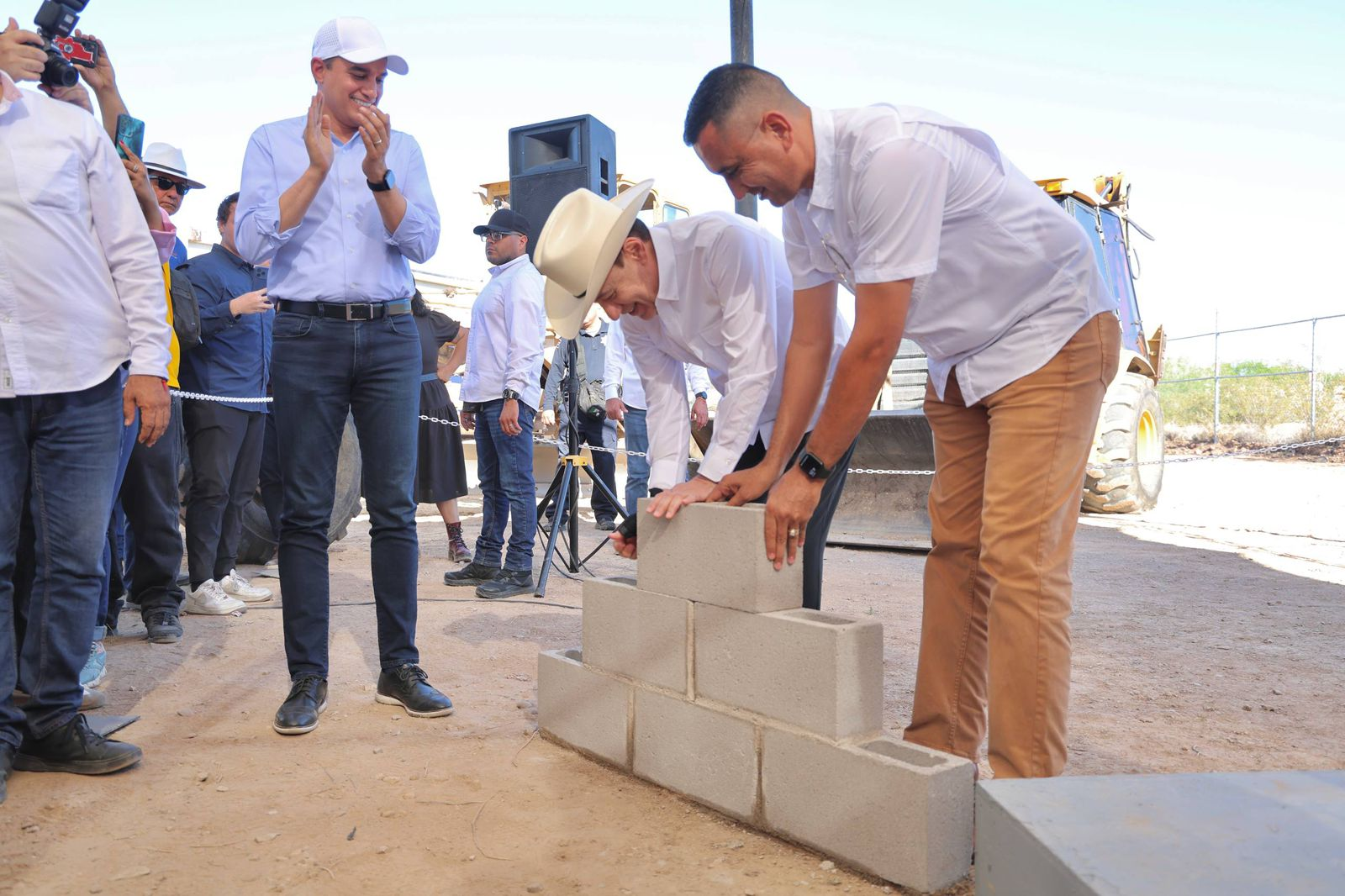 Durazo impulsa educación, vivienda y medio ambiente en el noroeste de Sonora