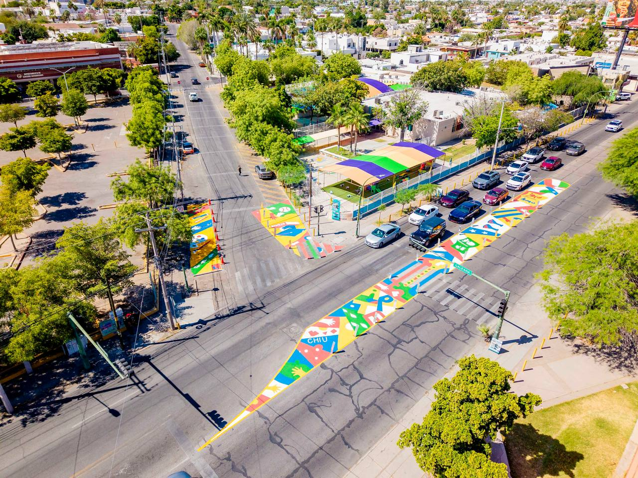 Pintan murales en calles del Centro Historico de Hermosillo