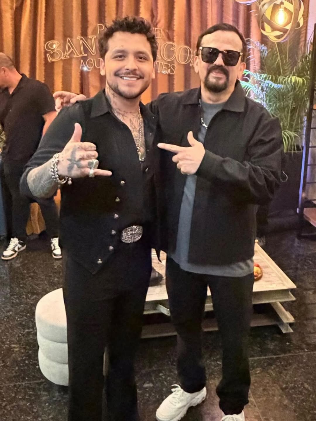 Se reúnen Christian Nodal y Cruz Martínez en el Palenque de Aguascalientes