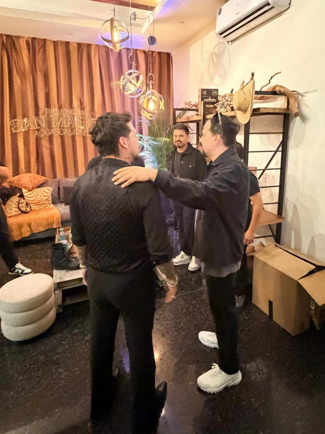 Se reúnen Christian Nodal y Cruz Martínez en el Palenque de Aguascalientes