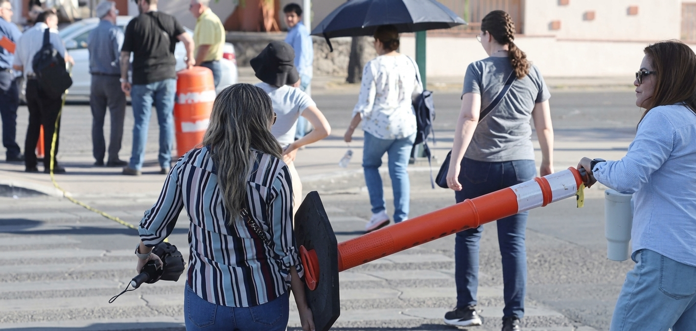 STAUS coloca lonas en exigencia de mejores salarios y prestaciones en Hermosillo