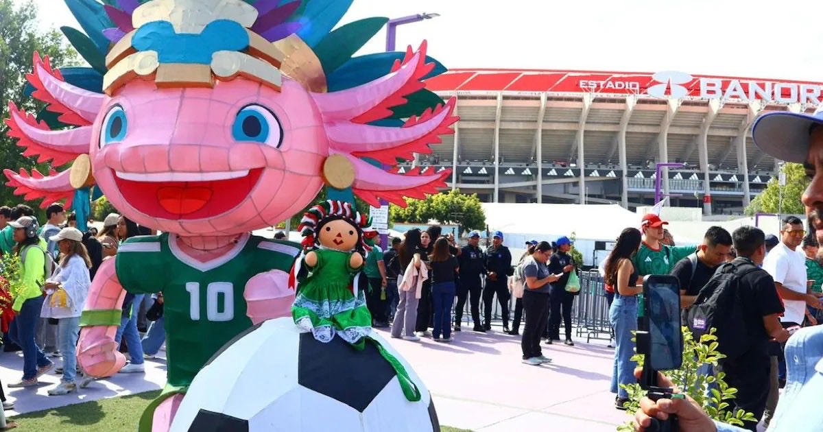 ¿Lo quitarán? CDMX y FIFA definirán el futuro del Ajolote como mascota en Estadio Ciudad de México.