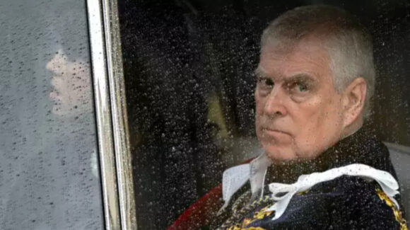 Policía mantiene investigación contra Andrew Mountbatten-Windsor pese a que juez declaró ilegales los registros