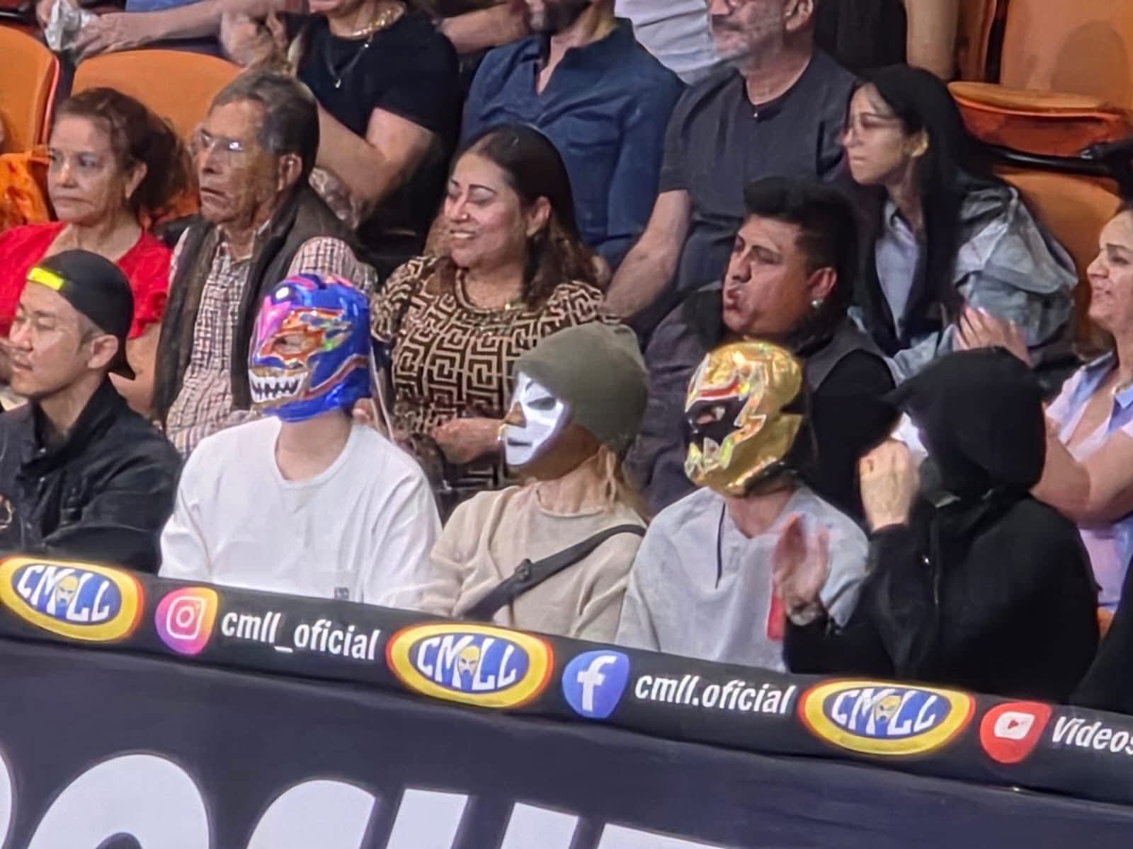 ¡Disfrutaron de la lucha libre! BTS visita Arena México y comparte encuentro con Místico.
