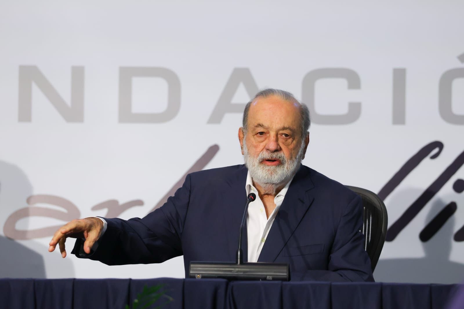 El empresario Carlos Slim critica los precios de los boletos para el Mundial de Fútbol 2026.