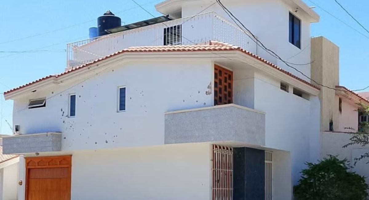 Casa baleada de Rubén Rocha Moya en Culiacán