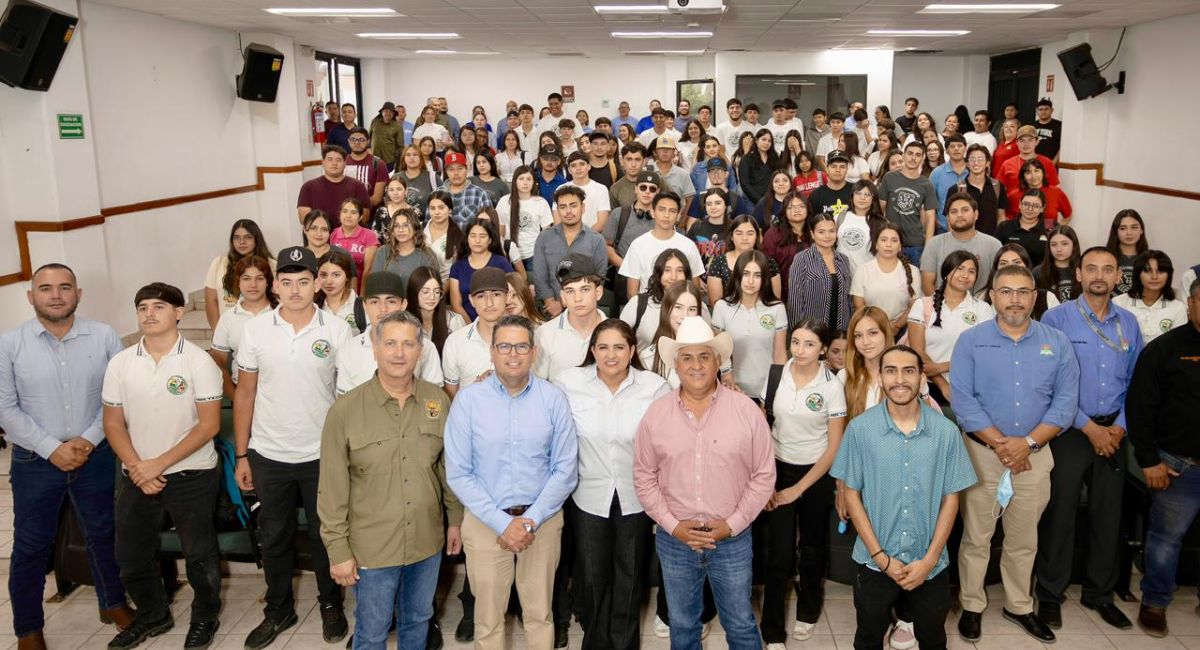 Entregan incubadora para proyecto de repoblamiento de guajolote en la Universidad de la Sierra