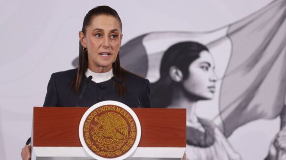 Claudia Sheinbaum respalda llamado del Papa León XIV a regular la IA