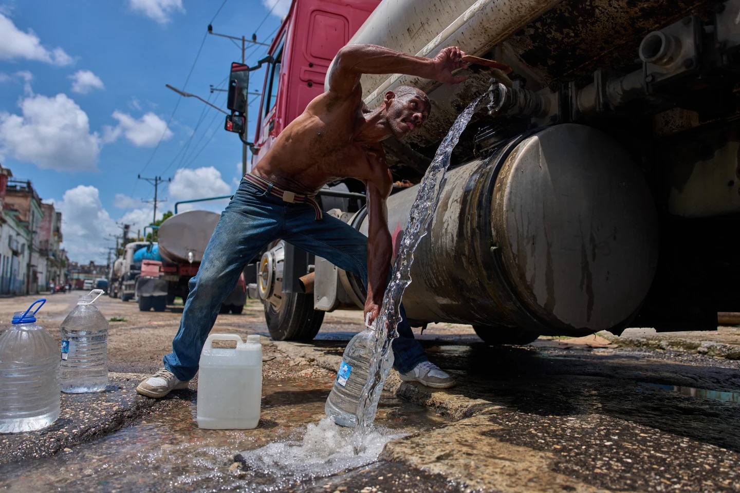 Crisis de agua en Cuba afecta a casi 3 millones de personas en medio de escasez de combustible.