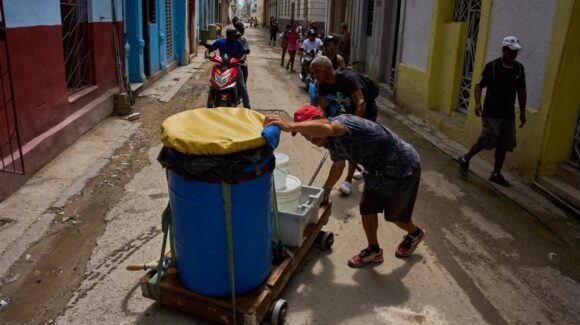 Crisis de agua en Cuba afecta a casi 3 millones de personas en medio de escasez de combustible