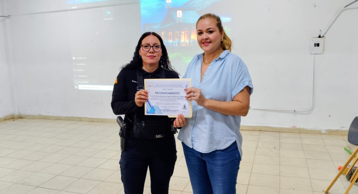 Docentes de la Secundaria Técnica No. 4 reciben plática preventiva sobre acoso escolar