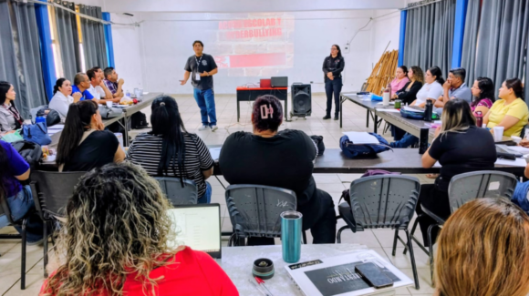Docentes de la Secundaria Técnica No. 4 reciben plática preventiva sobre acoso escolar