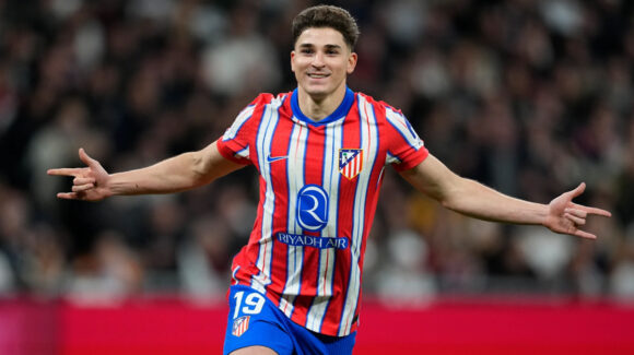 Firma de Julián Álvarez con el Barcelona se ‘derrumba’; Atlético niega negociaciones por el delantero