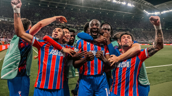 Con agónico gol de Mateta, Crystal Palace vence al Rayo Vallecano y levanta el título de la Conference League