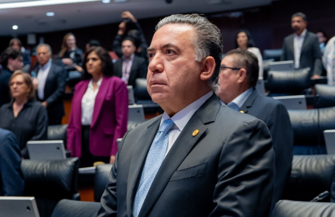 Enrique Inzunza pide licencia al Senado en medio de acusaciones de EU por presuntos vínculos con el narco.