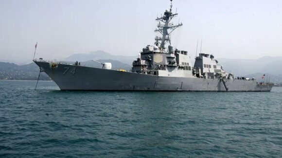 Estados Unidos bombardea posiciones iraníes en el Golfo Pérsico tras amenazas a buques