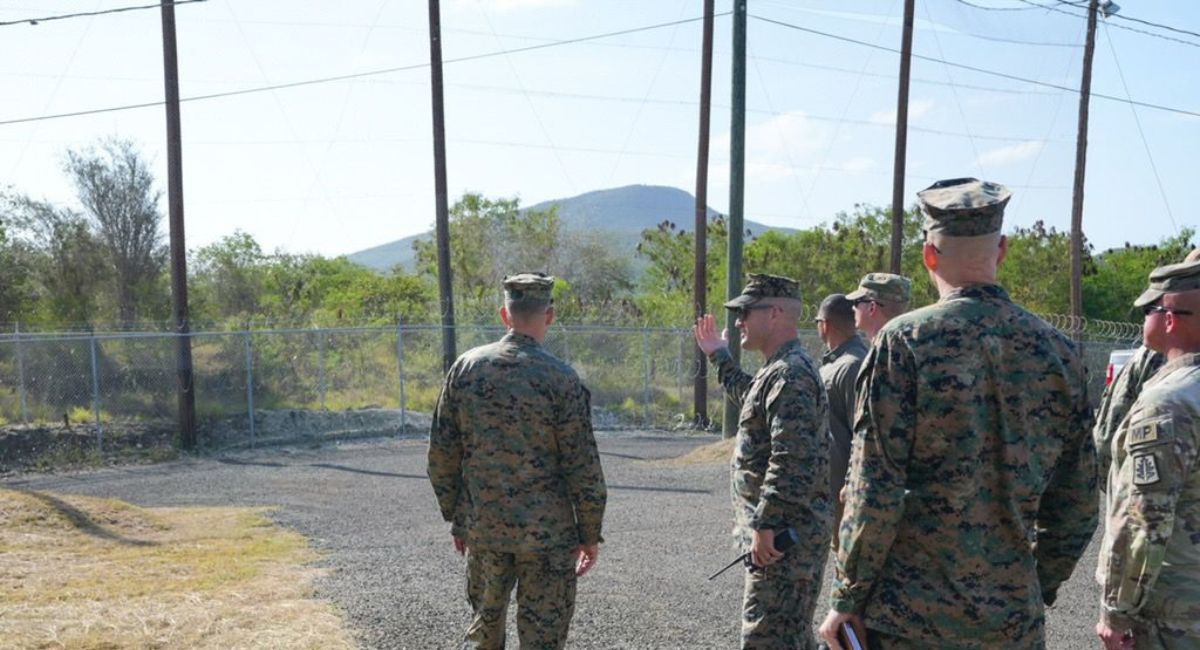 General de Estados Unidos se reúne con mandos militares cubanos en Guantánamo