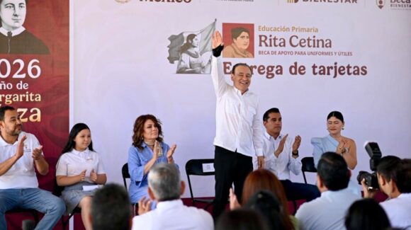 Inicia Alfonso Durazo entrega de becas Rita Cetina para estudiantes de primaria en Sonora