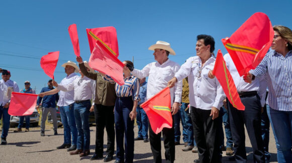 Habitantes de Agua Prieta agradecen a Durazo y Sheinbaum por rehabilitación de red carretera