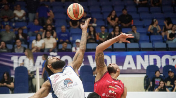 Halcones de Obregón buscan recuperar la ventaja en la serie de playoffs ante los Toros