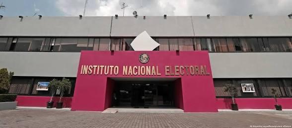 INE rechaza reforma para bloquear candidatos con nexos criminales.