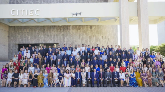 Itson reconoce la vocación y trayectoria de docentes en homenaje por el Día del Maestro