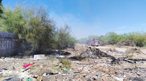Aumentan incendios en casas abandonadas y lotes baldíos por altas temperaturas en Cajeme