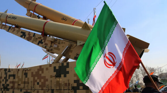 Irán amenaza con salir del tratado nuclear y advierte medidas drásticas en el Estrecho de Ormuz