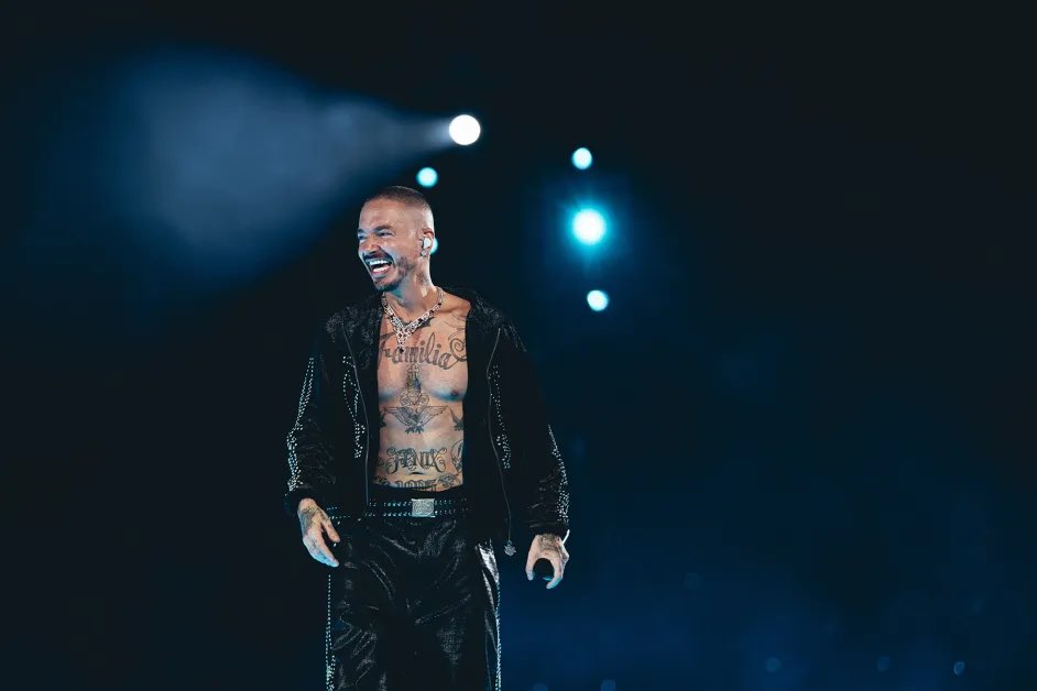 J Balvin se vuelve tendencia en redes, elige conversar con Dios antes que millones de dólares.
