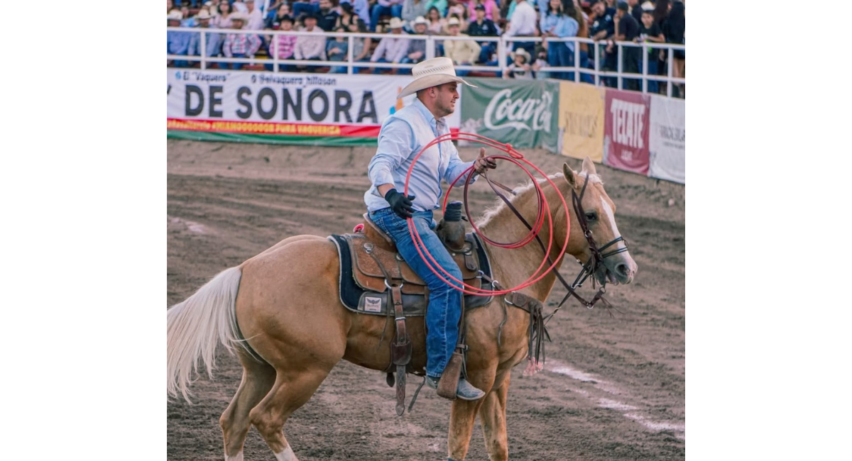 Lleno total en el rodeo de la ExpoGan Sonora 2026 con jinetes, lazos y mini bulls