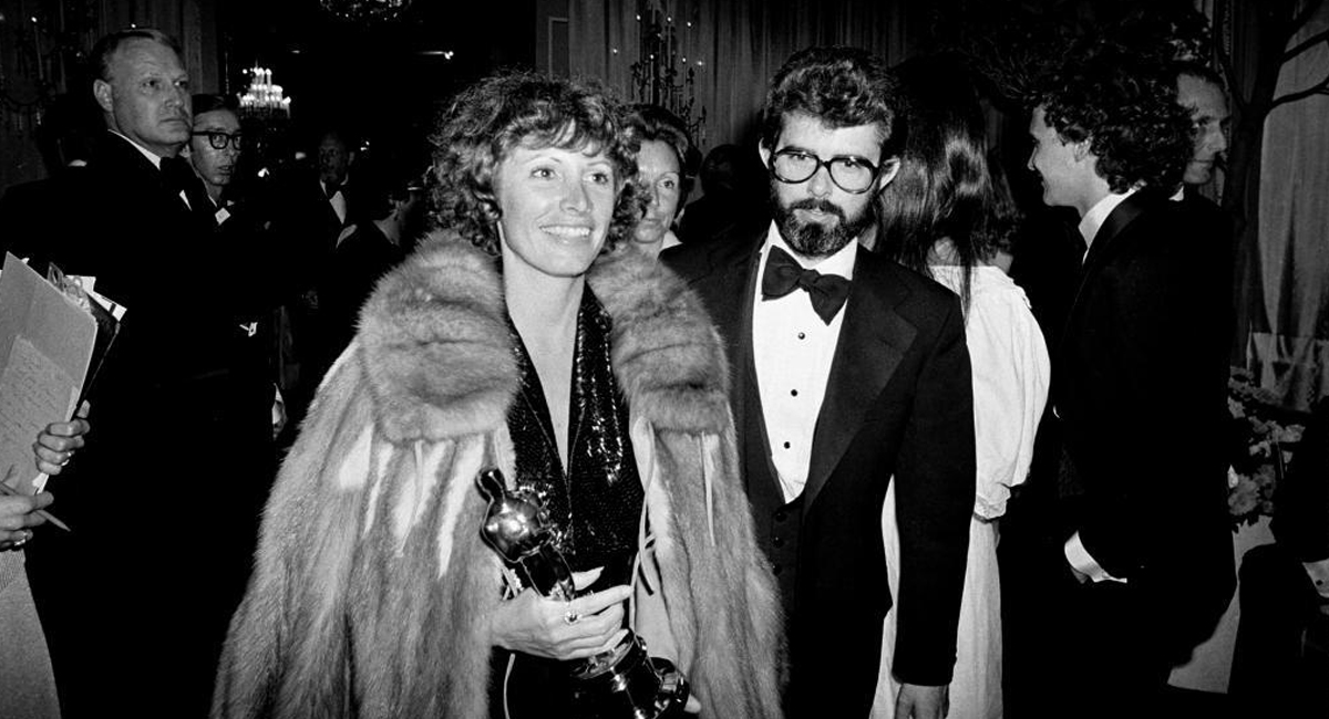 Marcia Lucas al lado de George Lucas tras ganar el Premio Oscar
