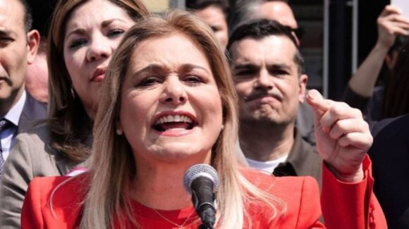 Maru Campos comparece ante la FGR por caso de agentes de la CIA en Chihuahua